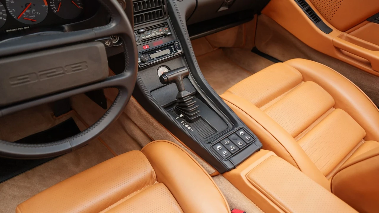 1982 Porsche 928 - Image 24 of 31