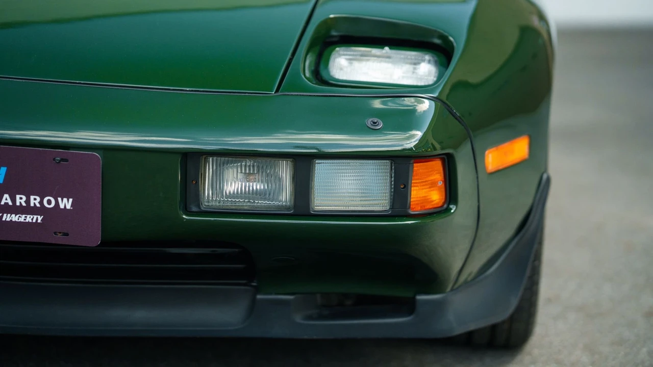 1982 Porsche 928 - Image 15 of 31