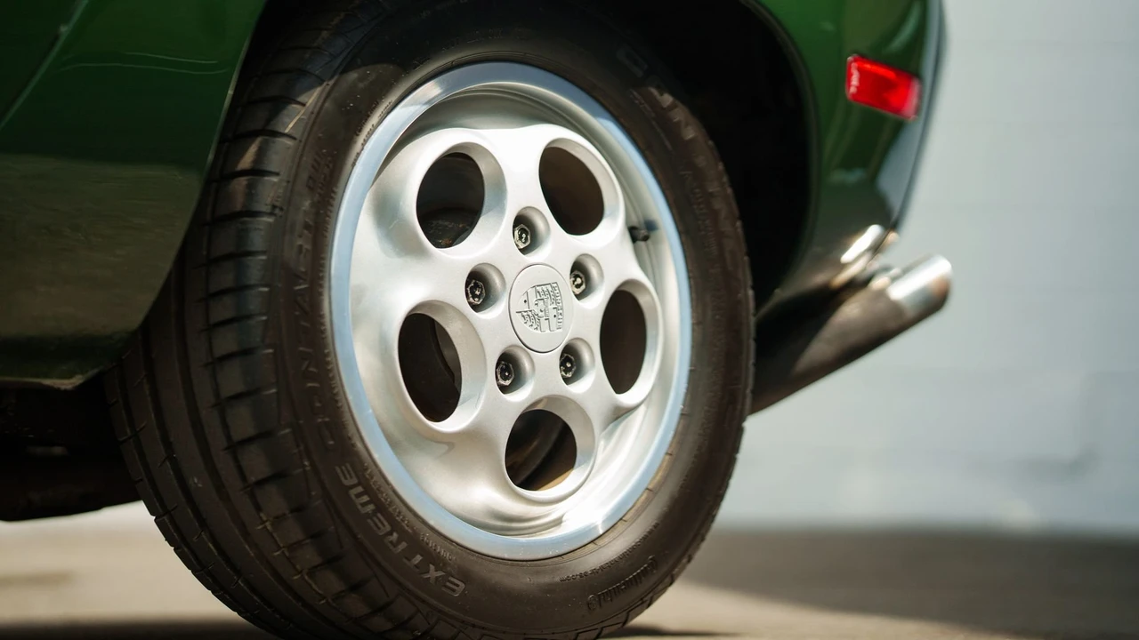 1982 Porsche 928 - Image 18 of 31