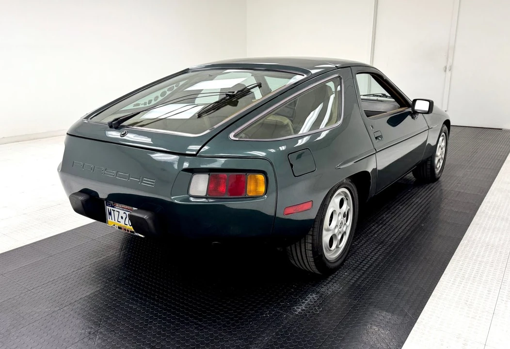 1982 Porsche 928 - Image 5 of 21