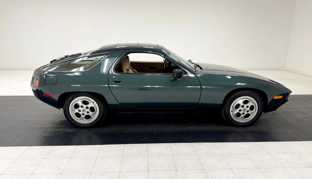 1982 Porsche 928 - Image 6 of 21