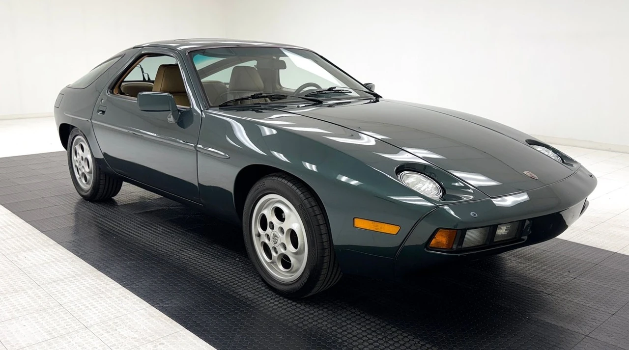 1982 Porsche 928 - Image 7 of 12