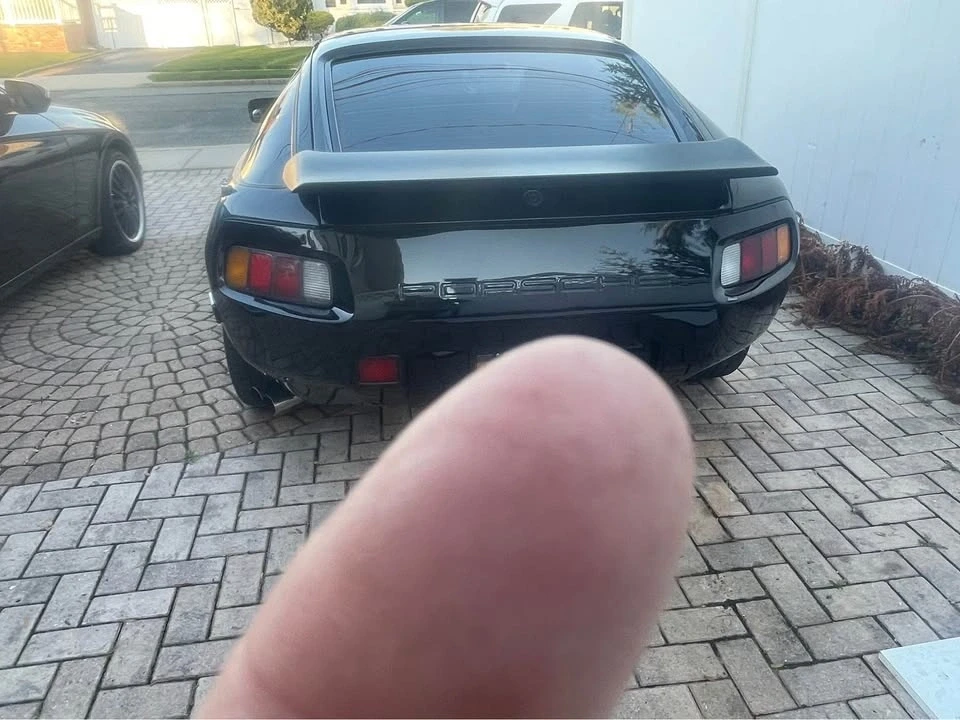 1982 Porsche 928 - Image 3 of 10