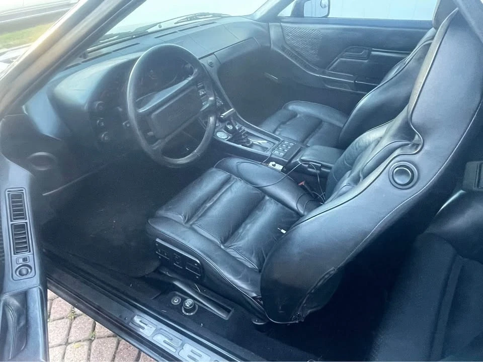 1982 Porsche 928 - Image 5 of 10