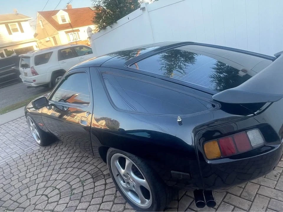 1982 Porsche 928 - Image 2 of 10