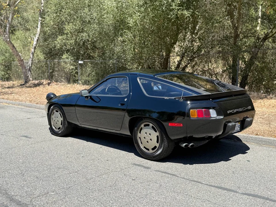 1982 Porsche 928 - Image 7 of 21