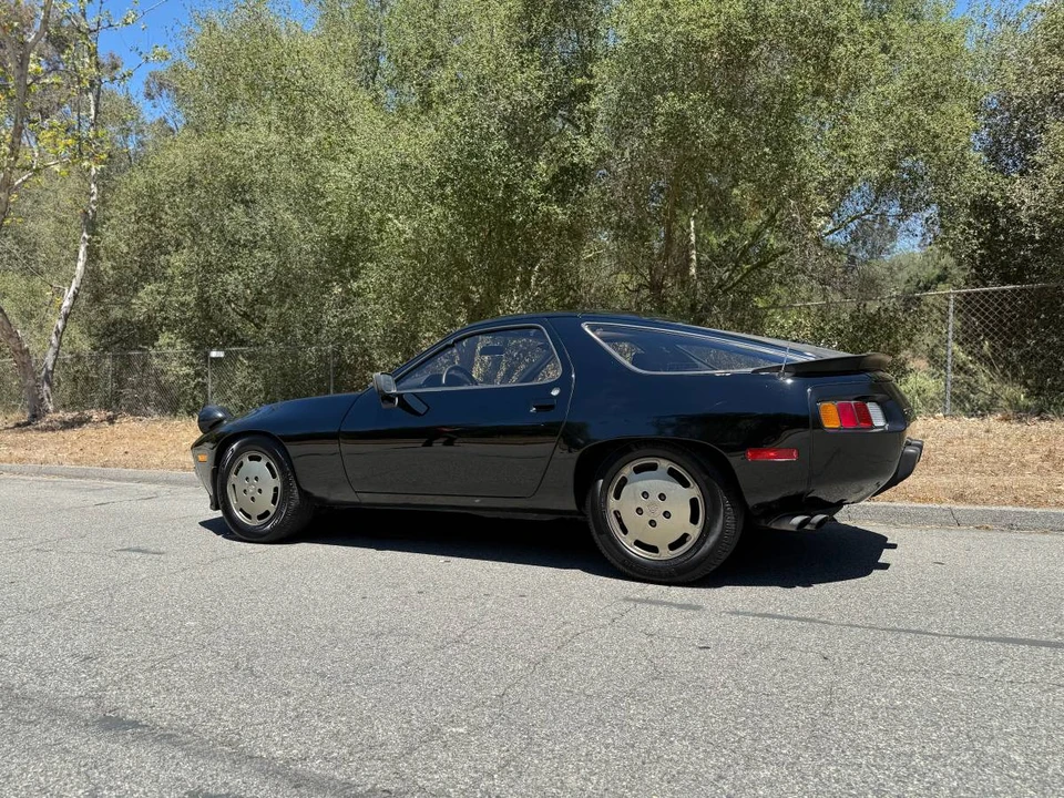 1982 Porsche 928 - Image 5 of 21