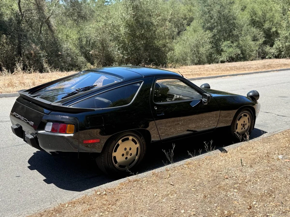 1982 Porsche 928 - Image 11 of 21