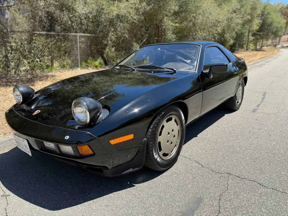 1982 Porsche 928 - Image 2 of 21