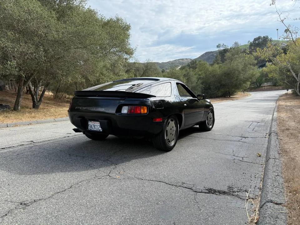 1982 Porsche 928 - Image 8 of 20
