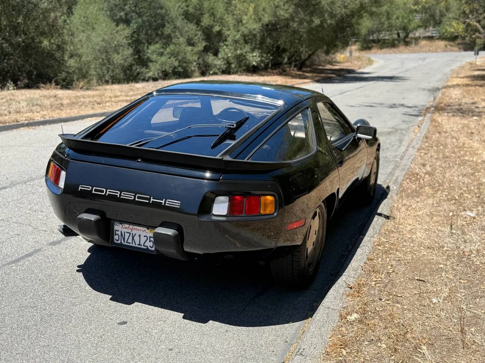 1982 Porsche 928 - Image 10 of 21