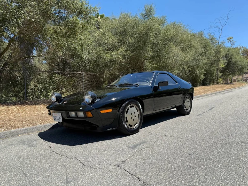 1982 Porsche 928 - Image 4 of 21