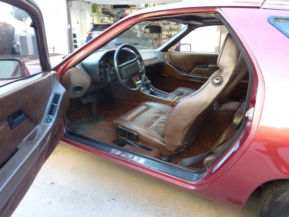 1982 Porsche 928 - Image 10 of 13