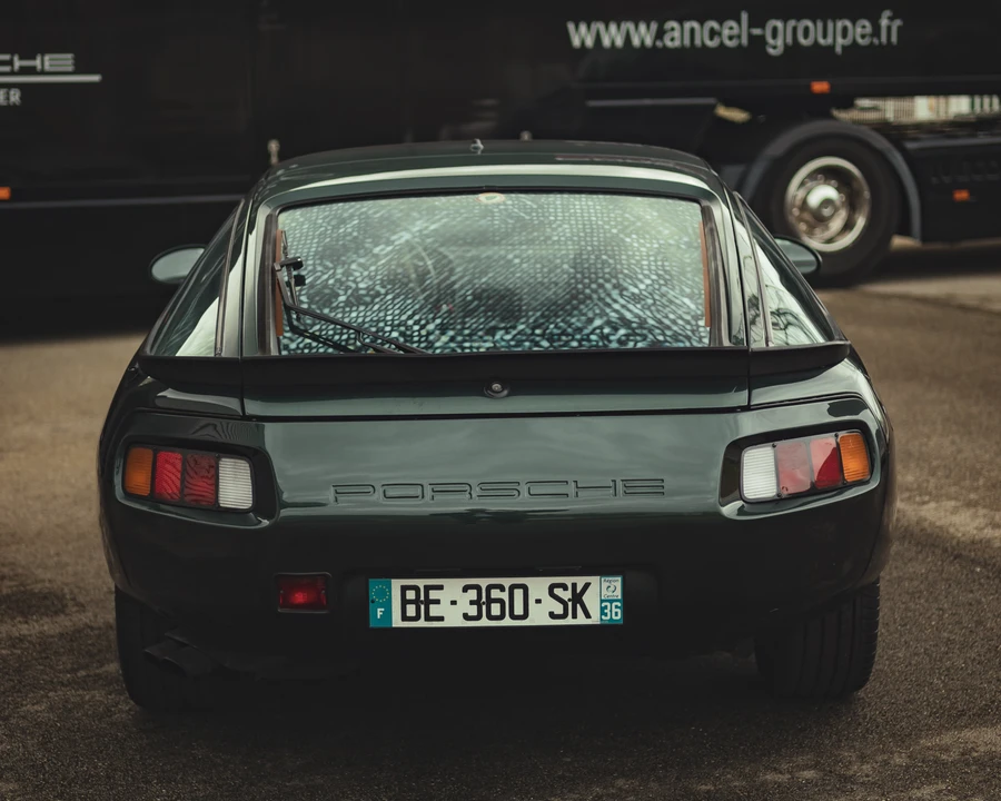 1982 Porsche 928 S - Image 8 of 31