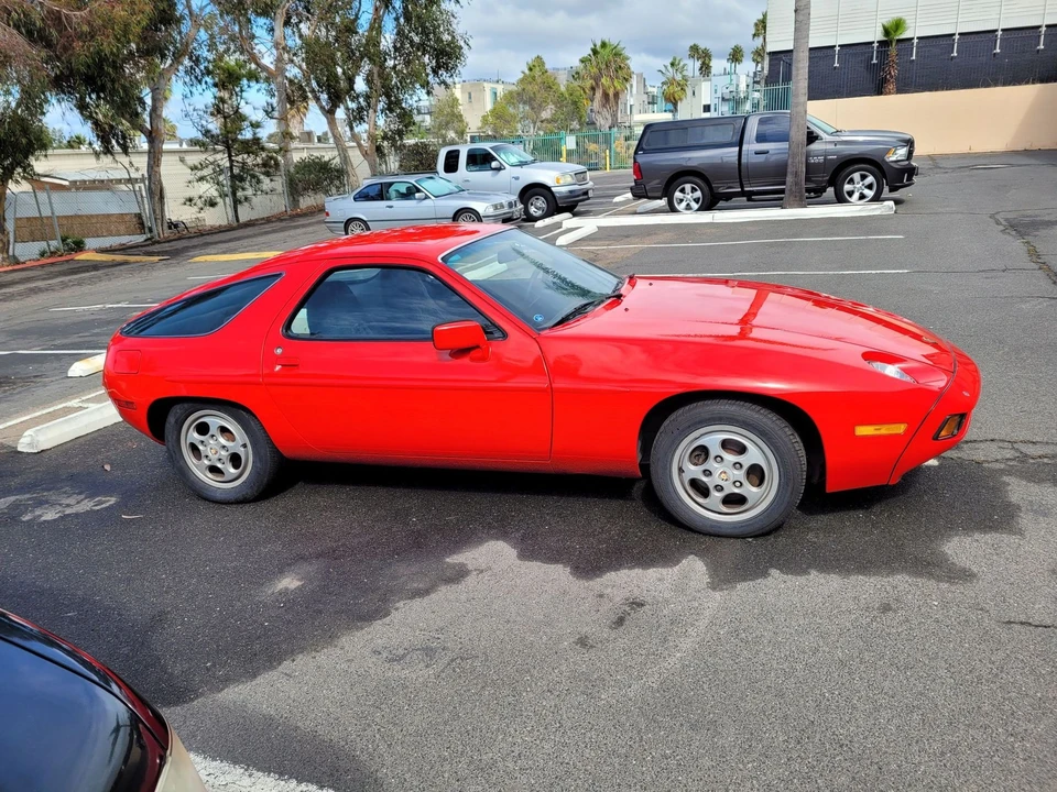 1982 Porsche 928 - Image 4 of 8