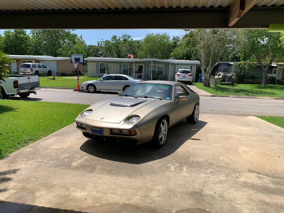 1982 Porsche 928 - Image 9 of 31