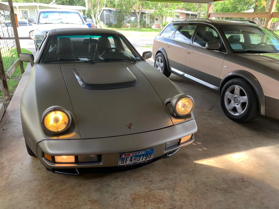 1982 Porsche 928 - Image 28 of 31