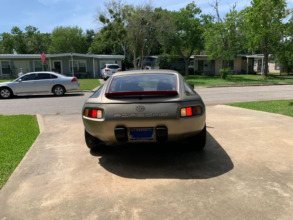 1982 Porsche 928 - Image 17 of 31