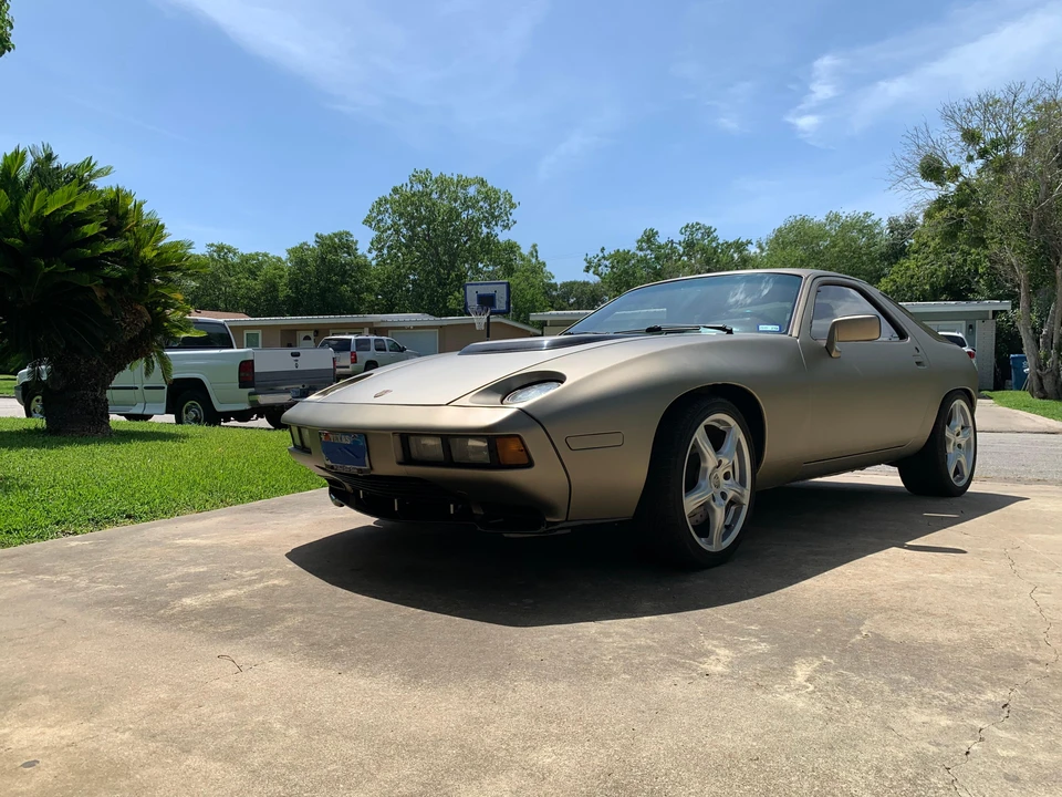1982 Porsche 928 - Image 11 of 31