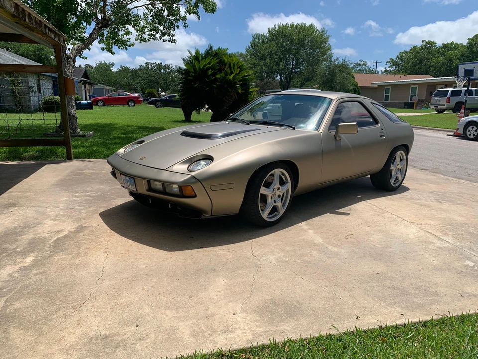 1982 Porsche 928 - Image 10 of 31