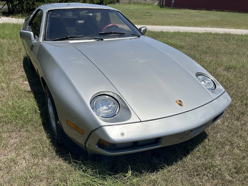 1982 Porsche 928 - Image 2 of 11