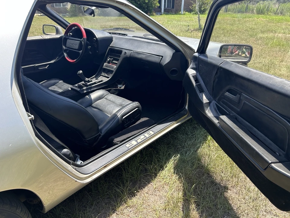 1982 Porsche 928 - Image 6 of 11