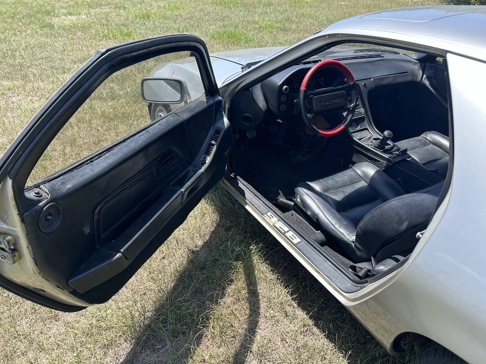 1982 Porsche 928 - Image 8 of 11