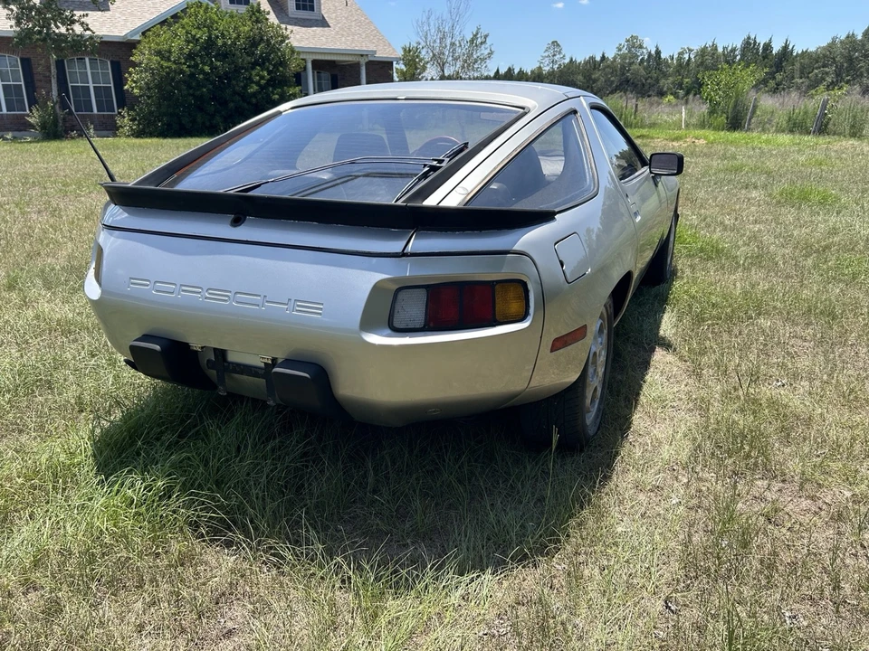 1982 Porsche 928 - Image 3 of 11