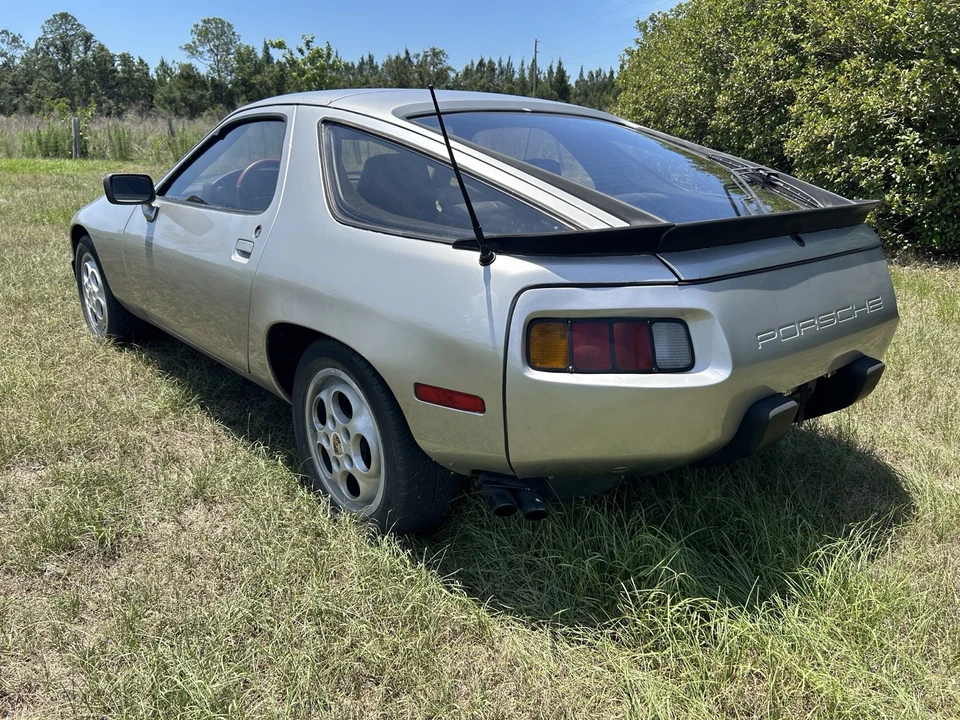 1982 Porsche 928 - Image 4 of 11