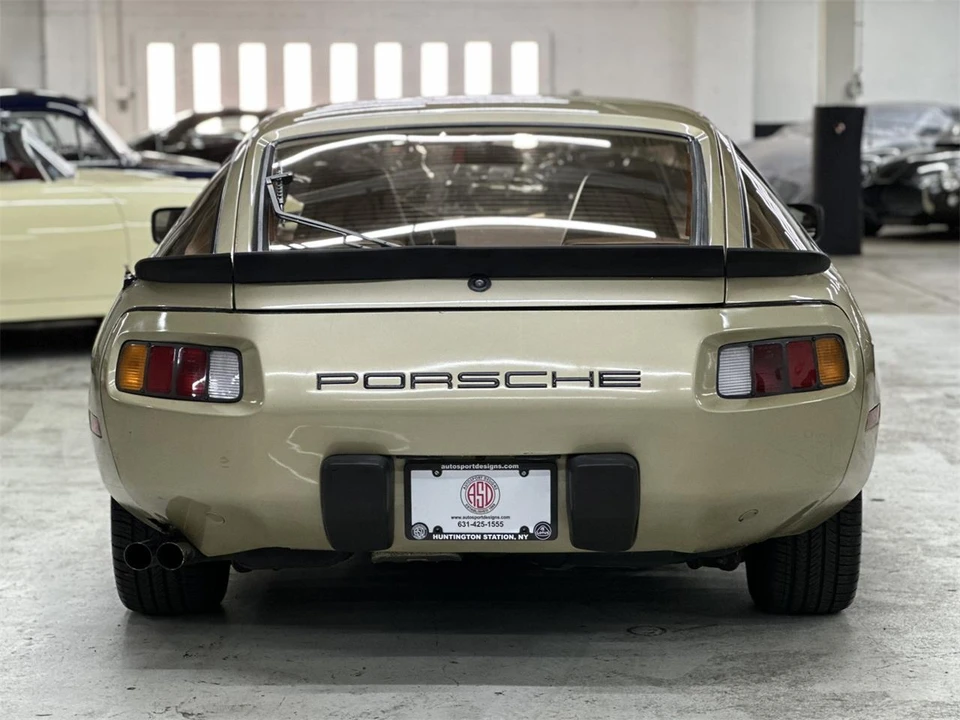 1982 Porsche 928 - Image 5 of 31