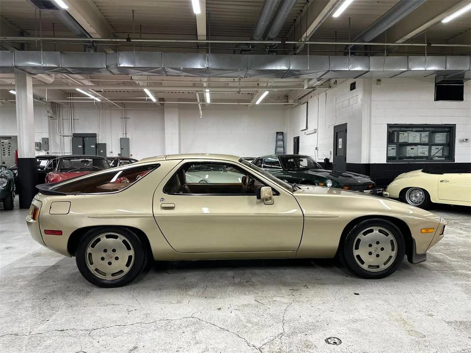 1982 Porsche 928 - Image 8 of 31