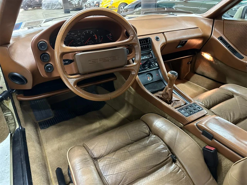 1982 Porsche 928 - Image 18 of 31