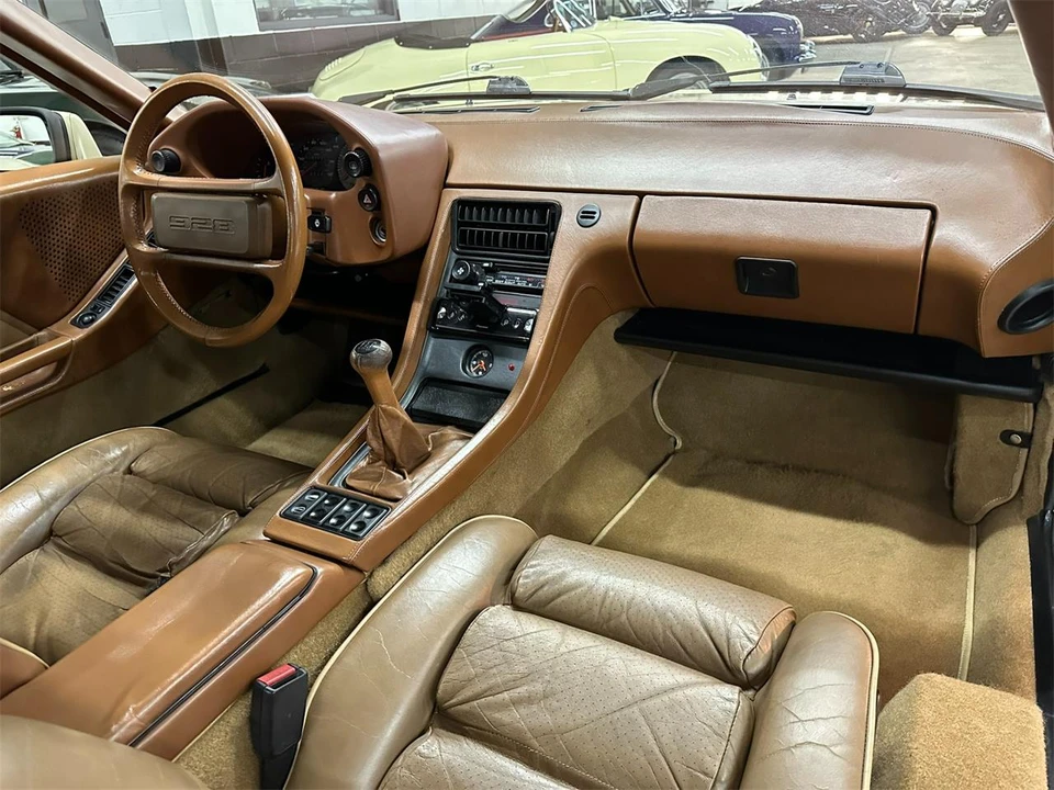1982 Porsche 928 - Image 24 of 31