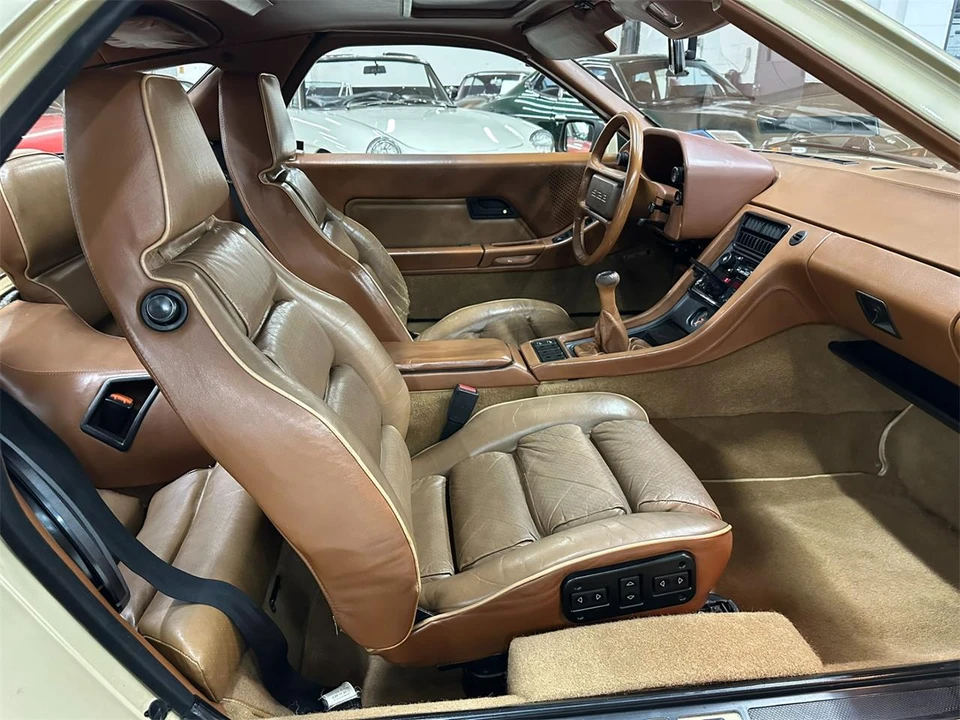 1982 Porsche 928 - Image 22 of 31
