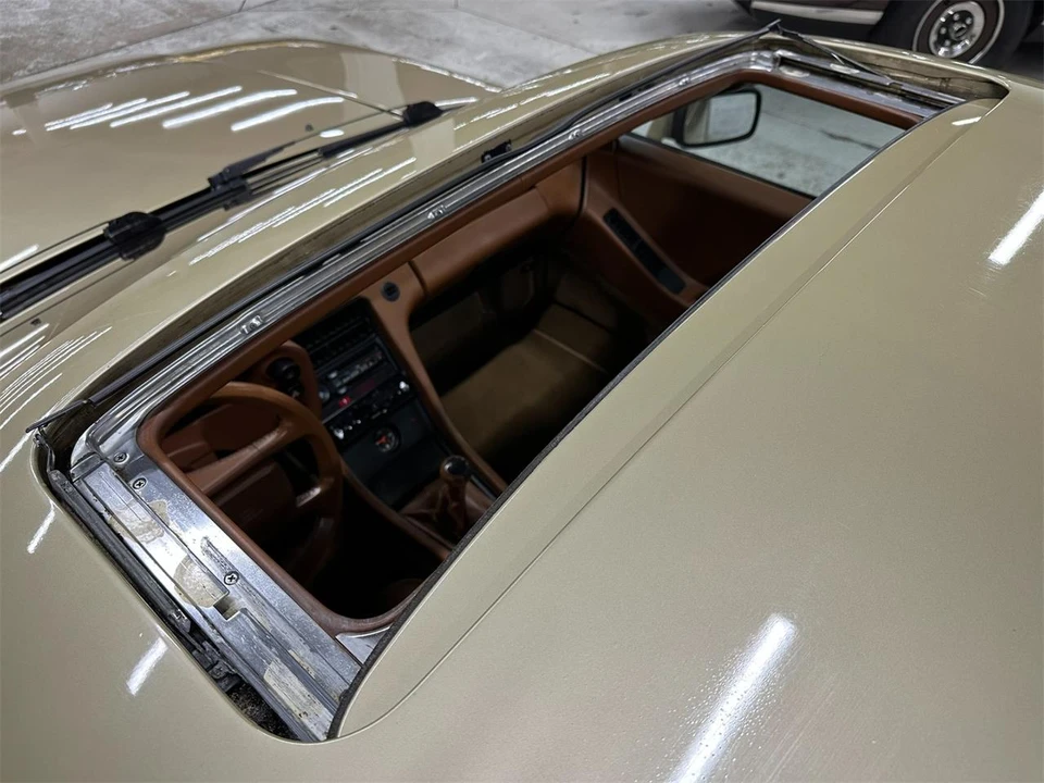 1982 Porsche 928 - Image 12 of 31