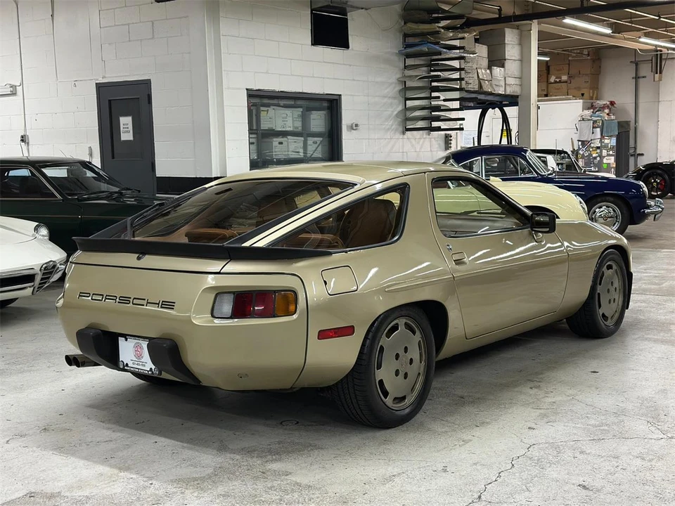 1982 Porsche 928 - Image 6 of 31