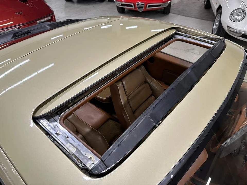 1982 Porsche 928 - Image 10 of 31