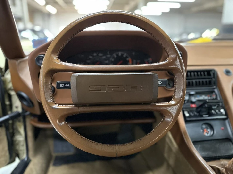 1982 Porsche 928 - Image 20 of 31
