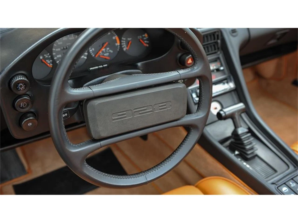 1982 Porsche 928 - Image 10 of 16