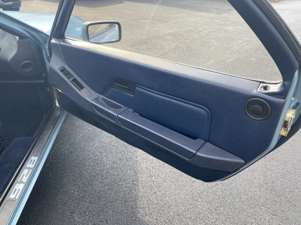 1982 Porsche 928 - Image 28 of 31
