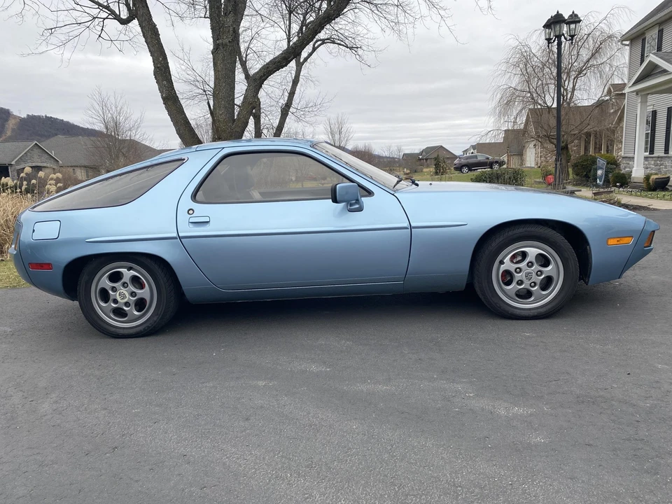 1982 Porsche 928 - Image 10 of 31