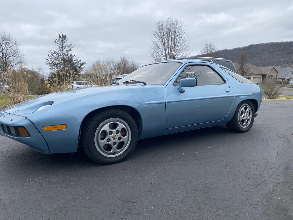 1982 Porsche 928 - Image 2 of 31
