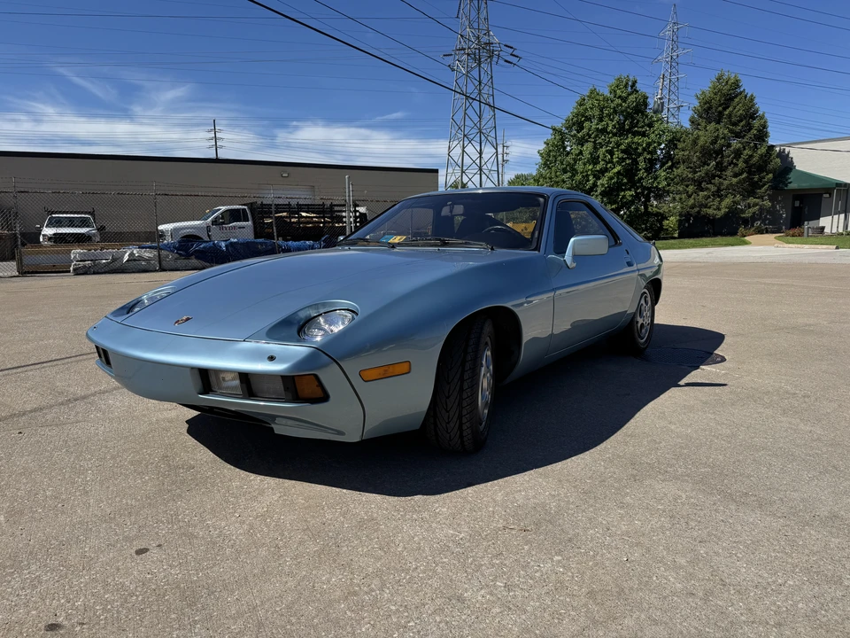 1982 Porsche 928 - Image 2 of 31