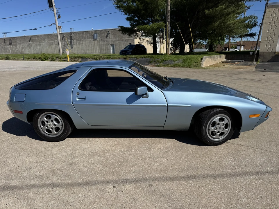 1982 Porsche 928 - Image 8 of 31