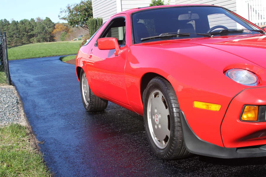 1982 Porsche 928 - Image 6 of 9