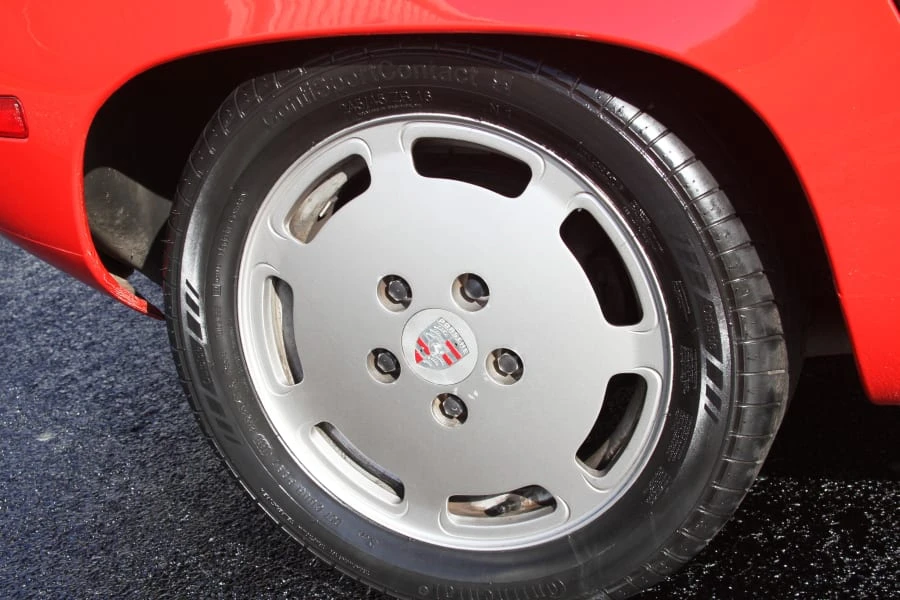 1982 Porsche 928 - Image 9 of 9