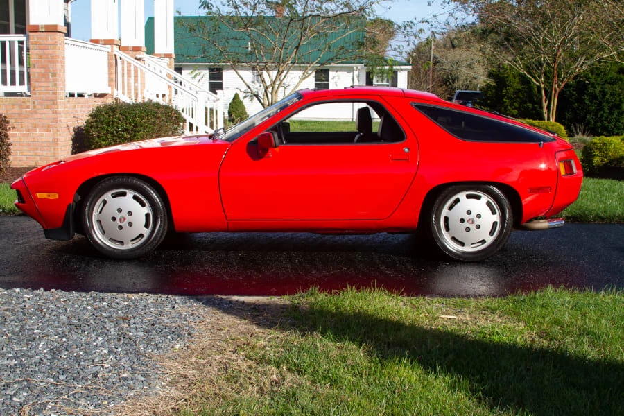 1982 Porsche 928 - Image 2 of 9