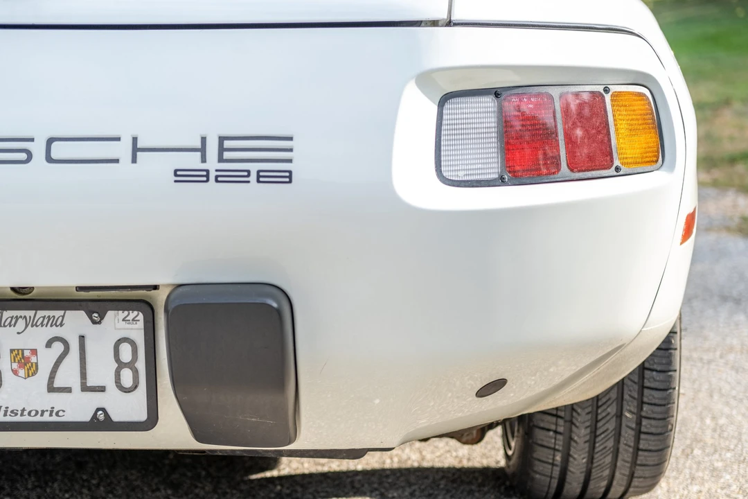 1982 Porsche 928 - Image 18 of 31