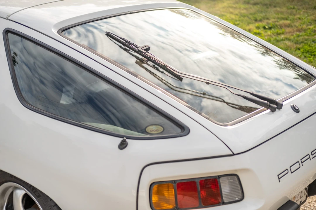 1982 Porsche 928 - Image 28 of 31