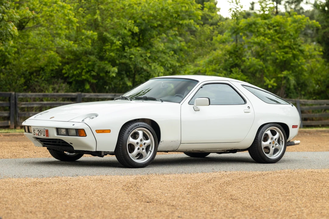 1982 Porsche 928 - Image 2 of 31
